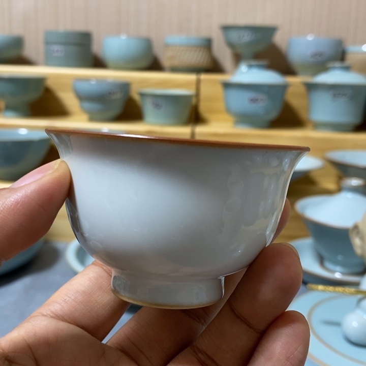 杯子陶瓷月白压手杯75ml