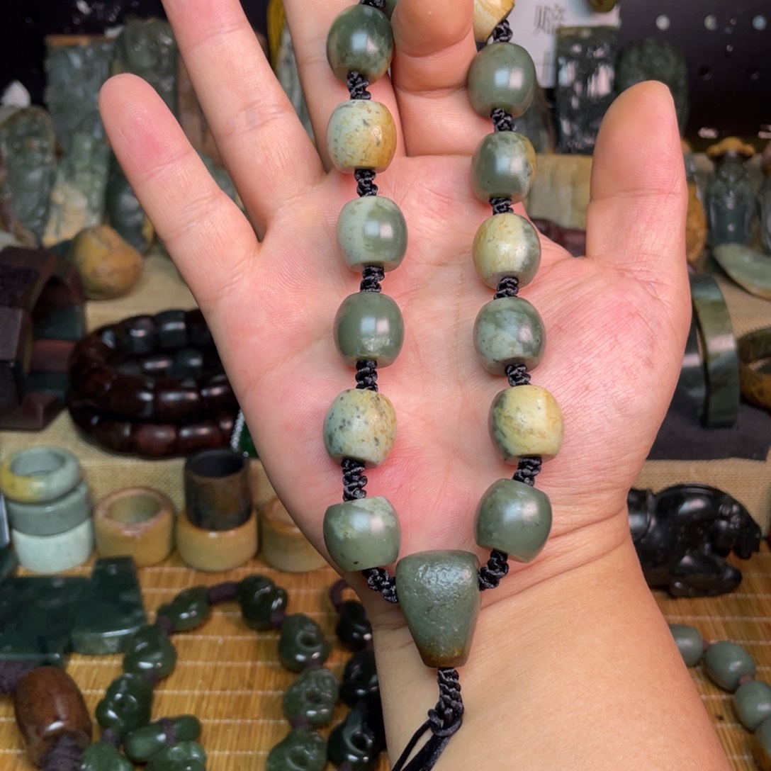 岫岩老玉（透闪石质玉）未镶嵌颈饰16×17