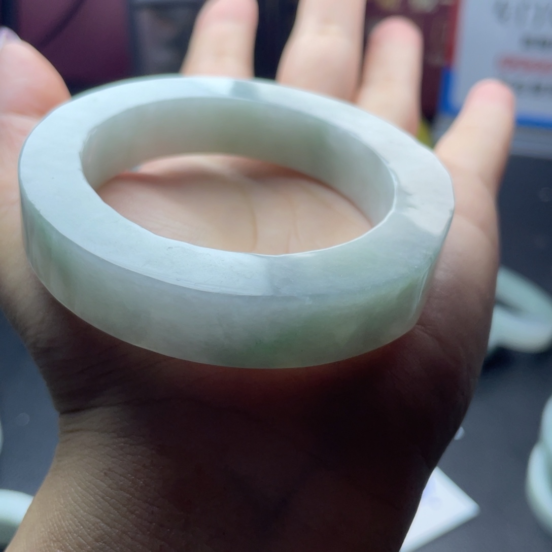 高***文定制翡翠未镶嵌缅A翡翠多样性发一