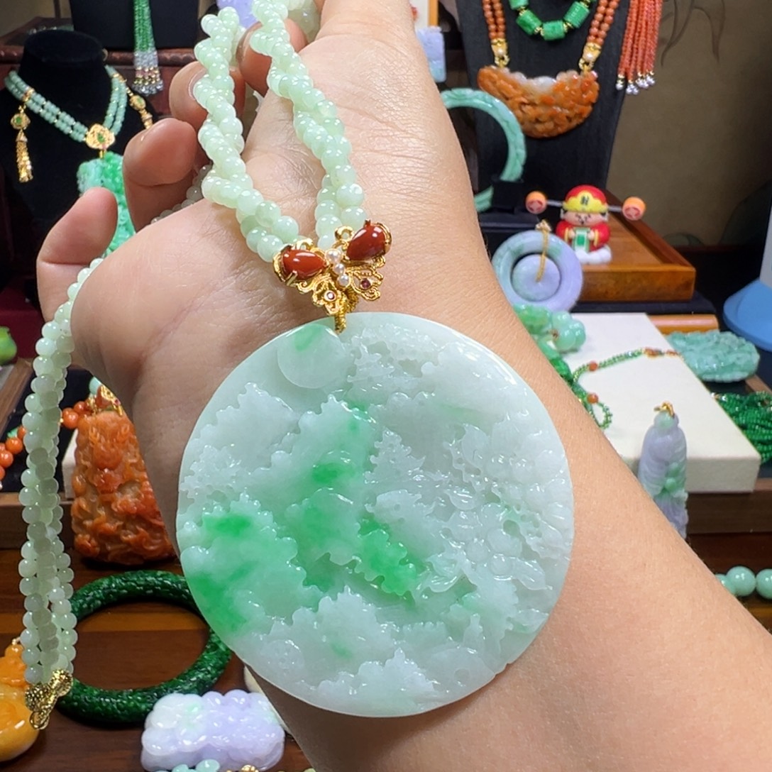 翡翠未镶嵌毛衣链白底青山水