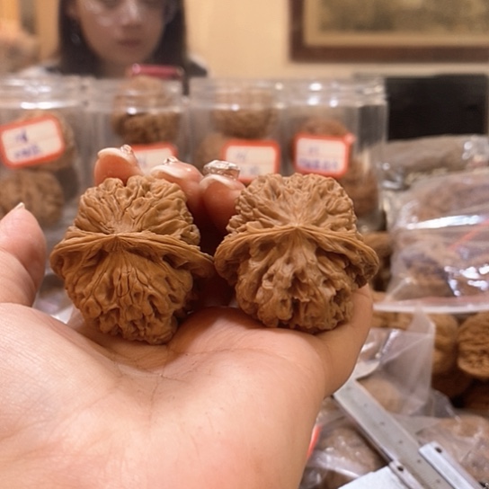 文玩核桃吊坠39洪崖山有修