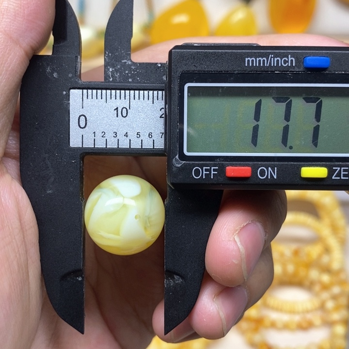 琥珀珠宝奇石未镶嵌