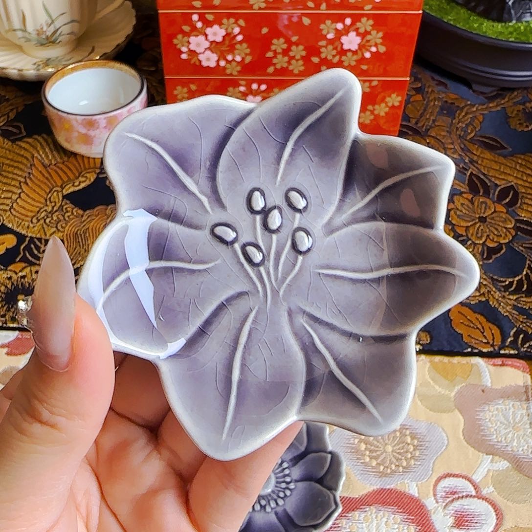 它家茶具瓷器真美！