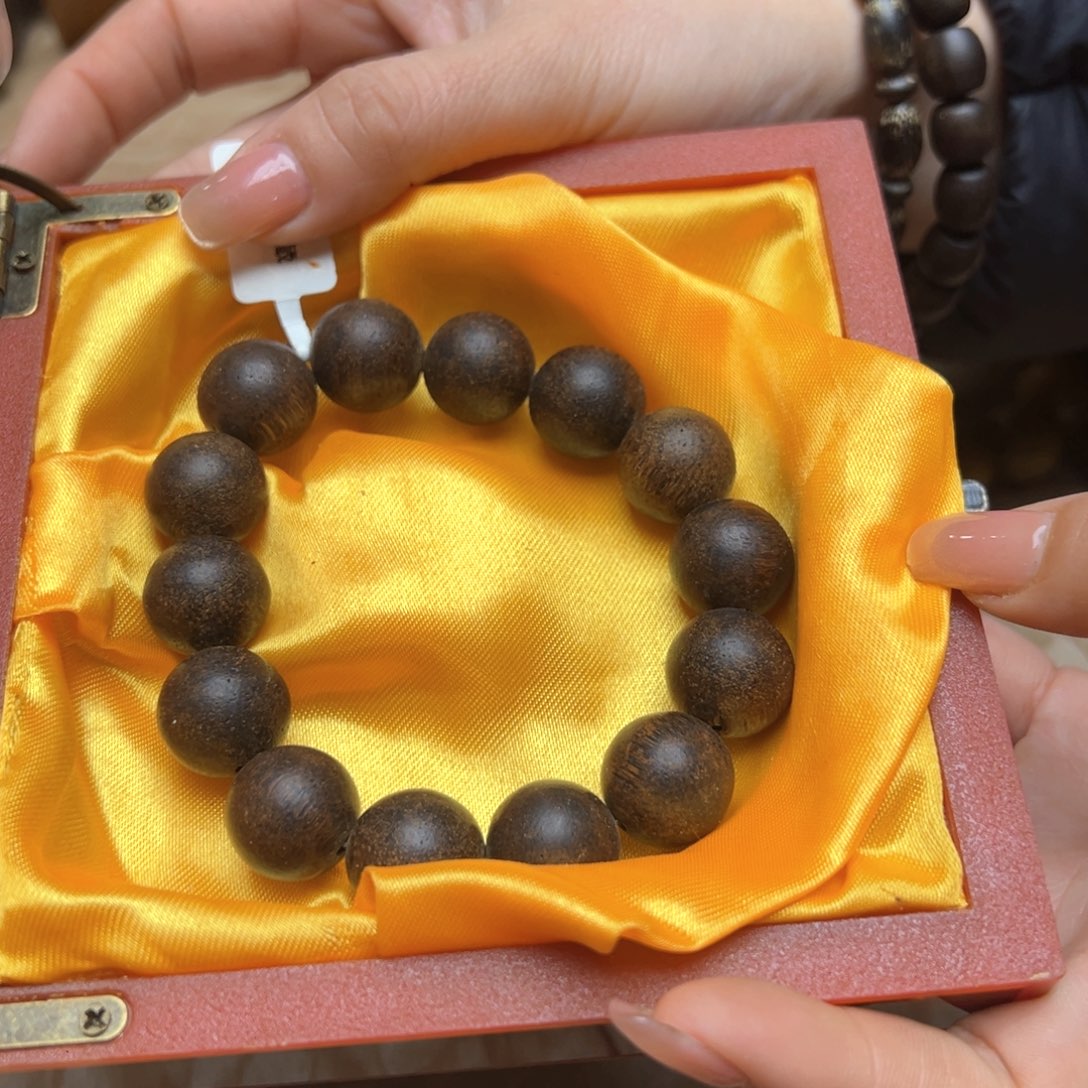 大叶紫檀（黑酸枝木类）