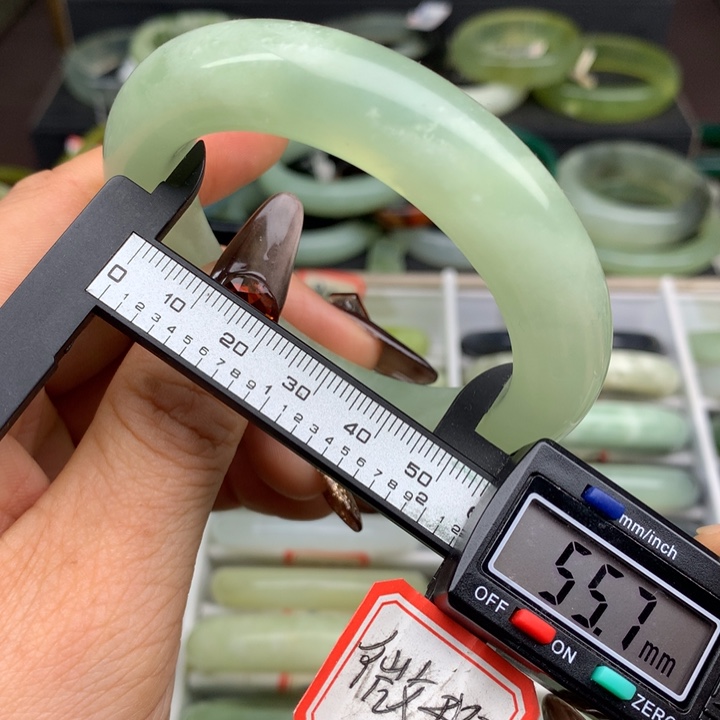 蛇纹石玉未镶嵌手镯984