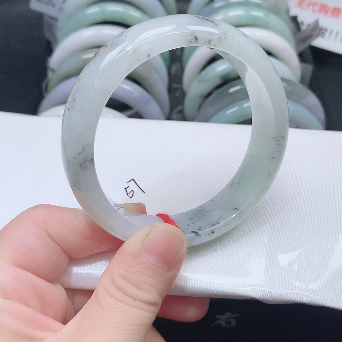 翡翠未镶嵌手镯183