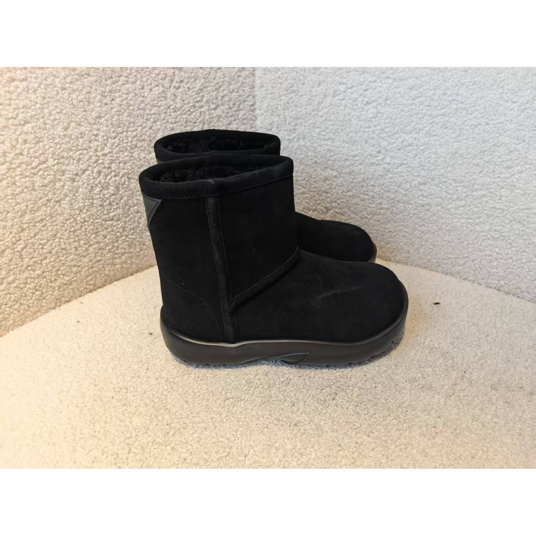 老王甄选 冬季新款 百搭保暖加厚款女士雪地靴