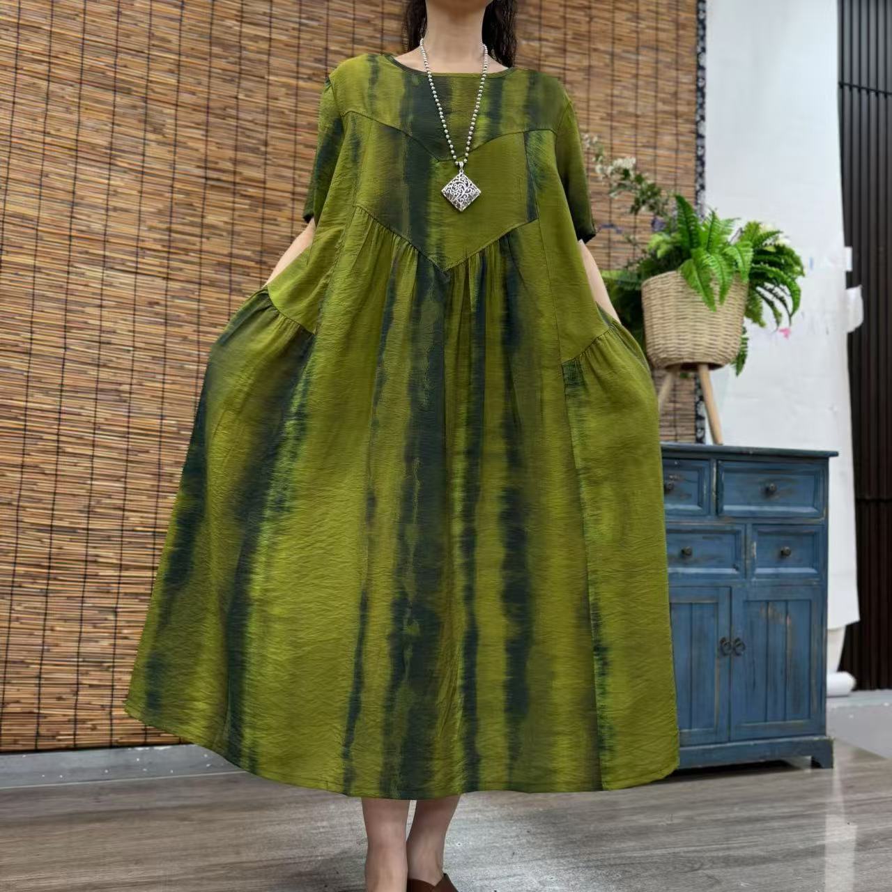 7186夏季新款倒三角优雅减龄显瘦洋气短袖连衣裙QZ