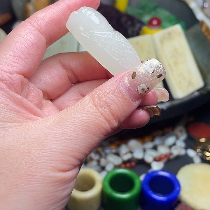 和田玉（糖玉）未镶嵌颈饰