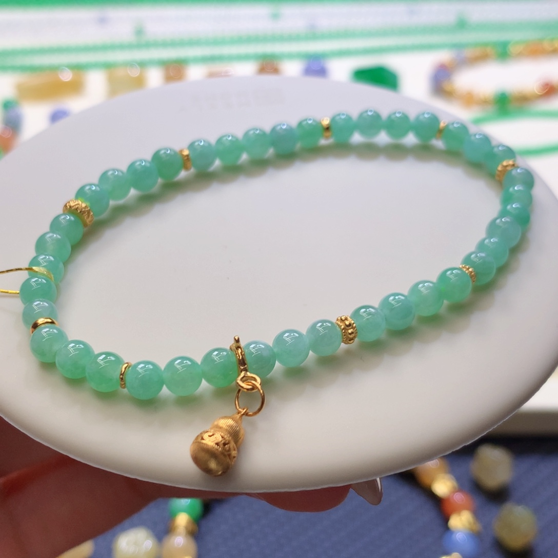 定制翡翠未镶嵌 毛货抛光定制 清新薄荷绿 卡4.6