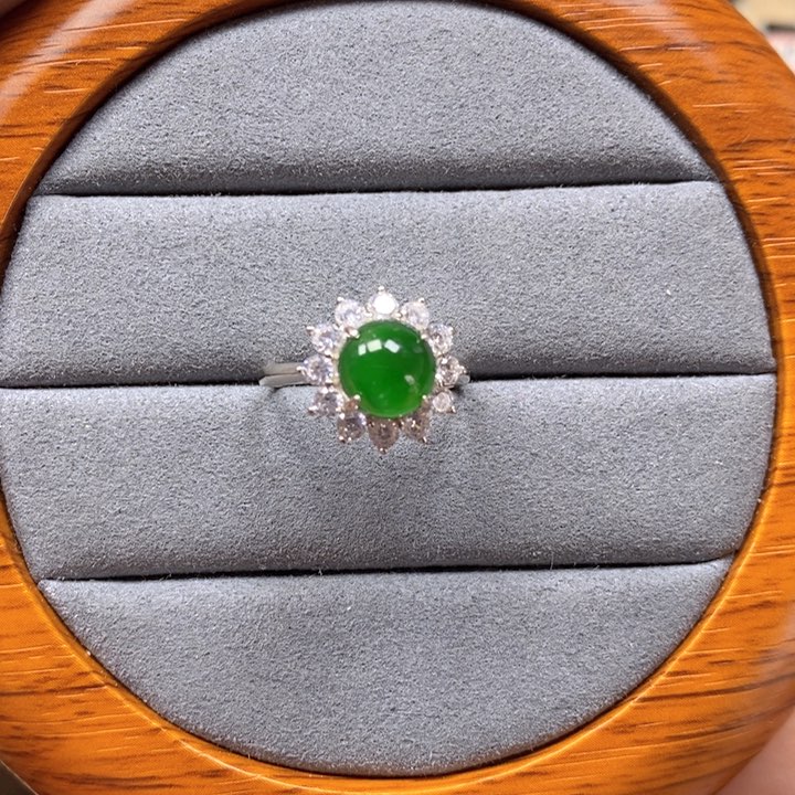 翡翠颈饰银S925镶嵌见**瑰翡翠戒指