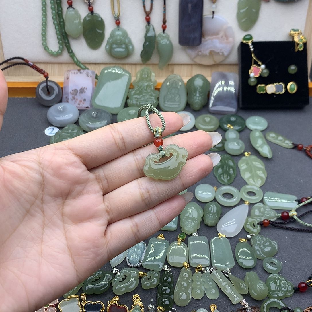 和田玉吊坠(不含链)未镶嵌