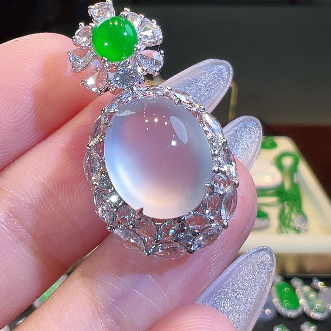 翡翠吊坠(不含链)18K金镶嵌翡翠