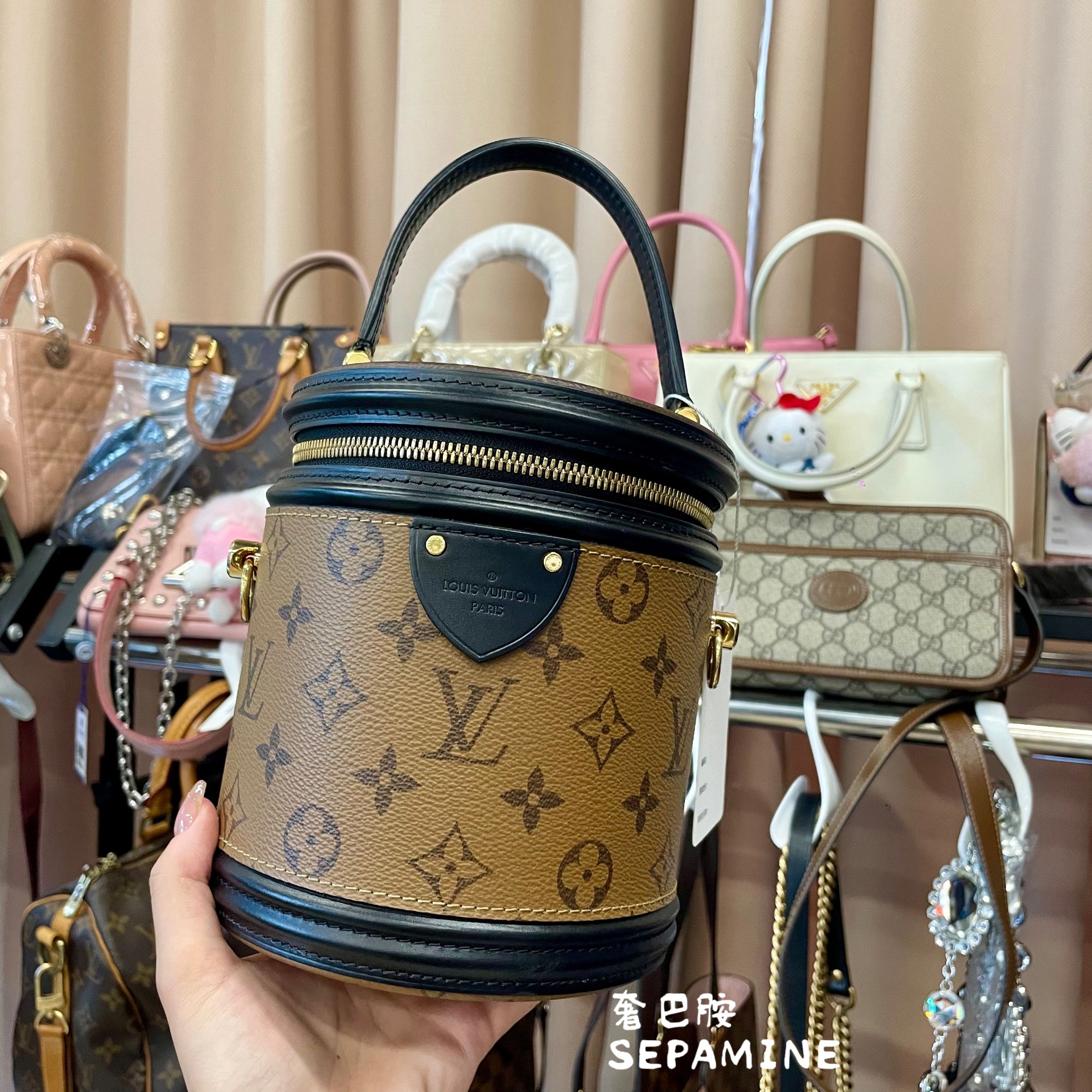 99新 LouisVuitton/路易威登 发财桶/斜挎包