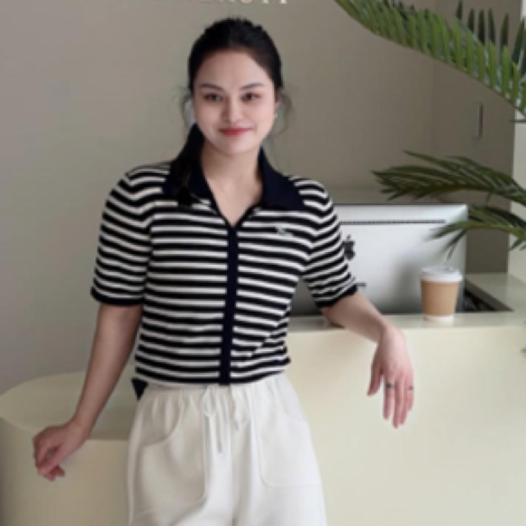 【店铺同款】LIVELY.YAN俪妍 条纹抽绳翻领套头针织衫