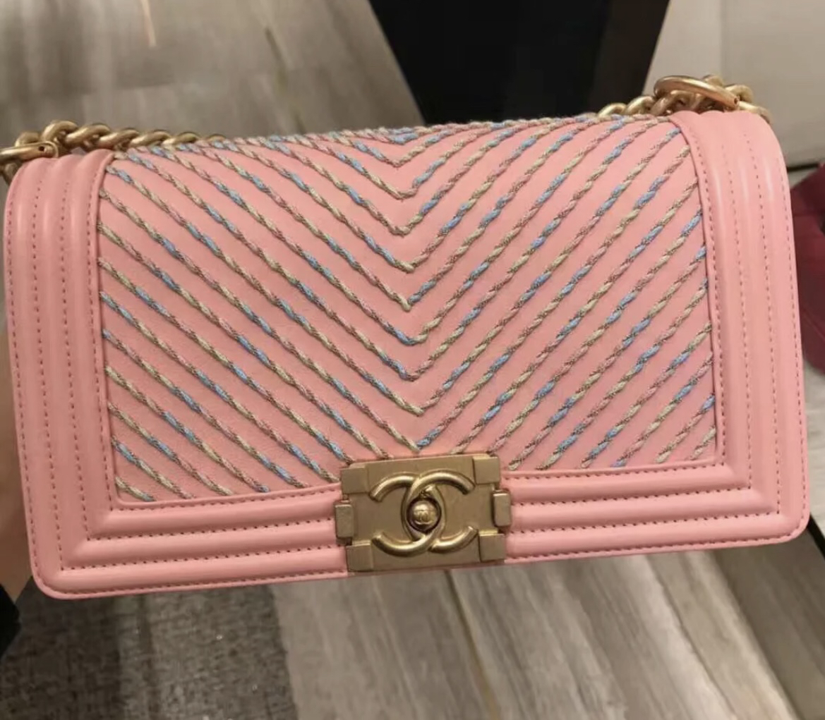 95新 Chanel/香奈儿 98新 奢总管/中号包/27开有卡