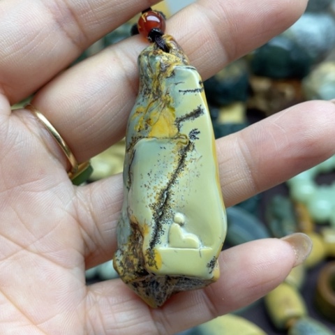 岫岩河磨玉（透闪石质玉）颈饰未镶嵌天**春