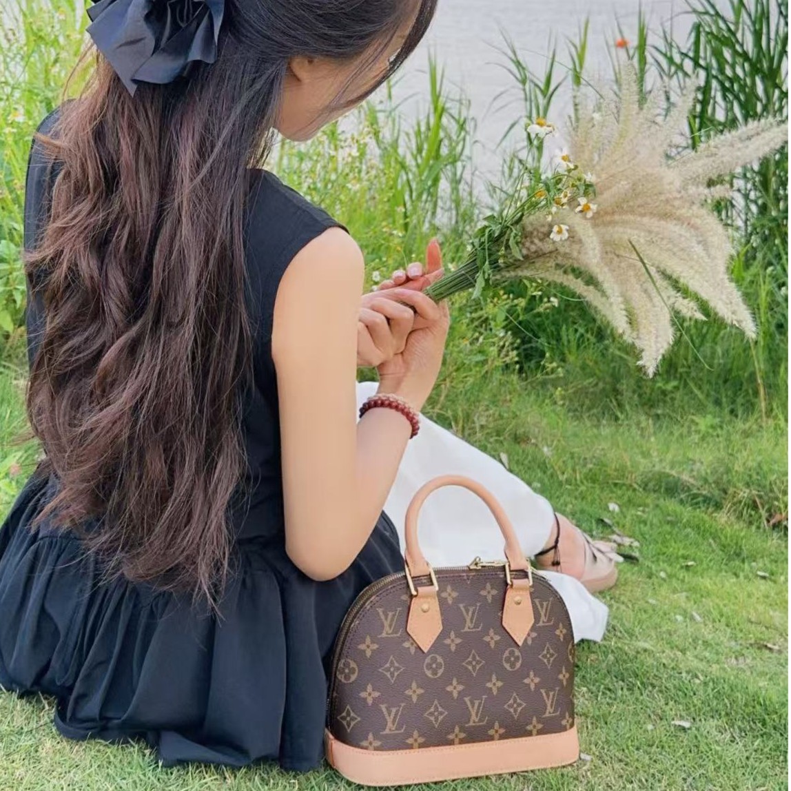 修复品LouisVuitton/路易威登 中古贝壳BB单肩斜跨包/植鞣革换新