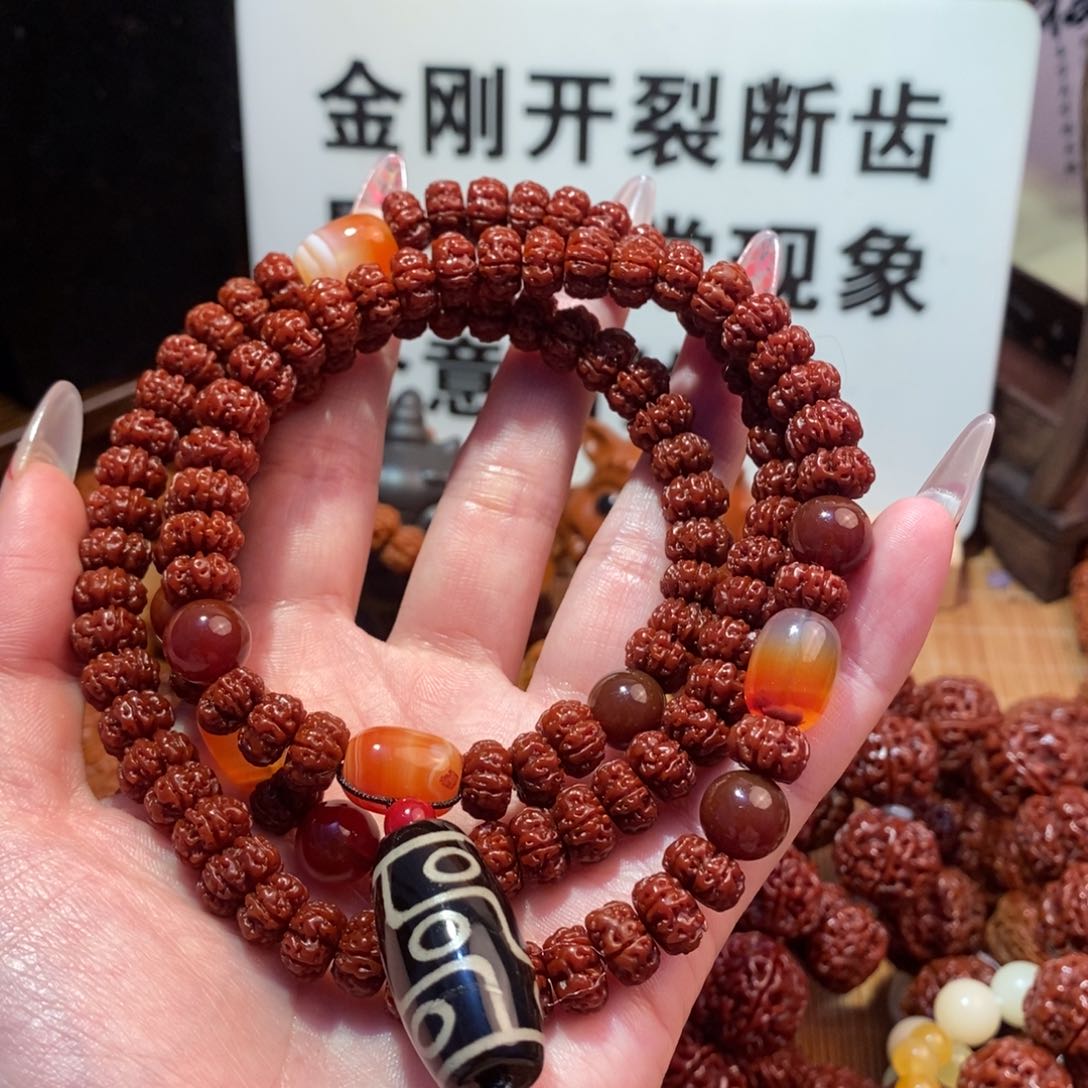 金刚菩提手串9双面配饰。