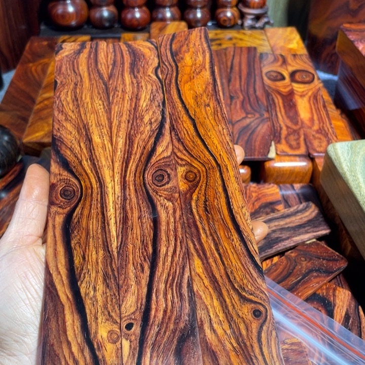 齐***胜墨西哥微凹黄檀书签