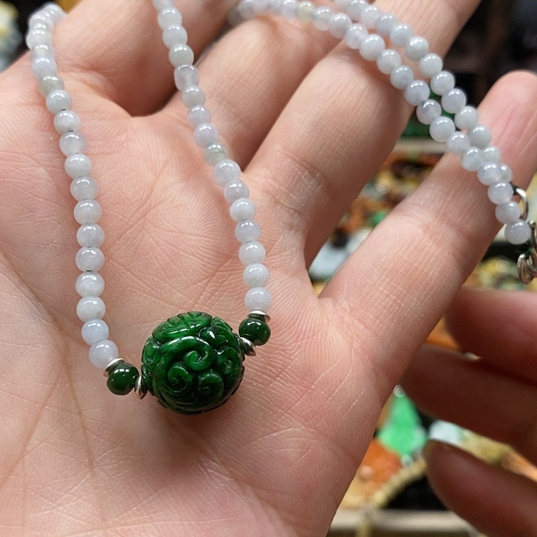 翡翠颈饰未镶嵌翡翠