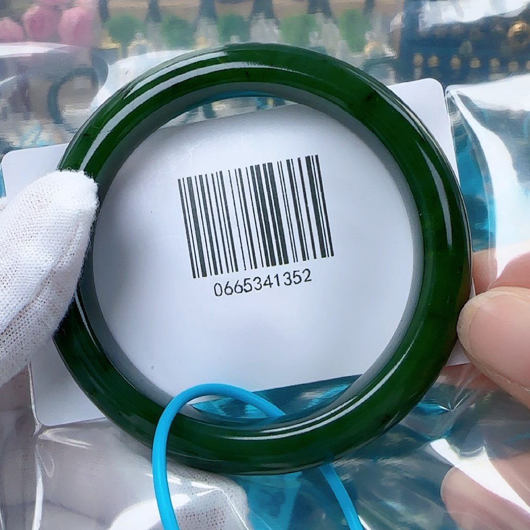 和田玉（碧玉）手镯未镶嵌微瑕55.5