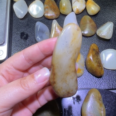 小***刀和田玉（子料）未镶嵌颈饰