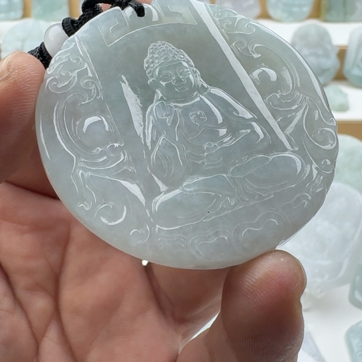 L***l翡翠未镶嵌颈饰天然缅甸A货翡翠