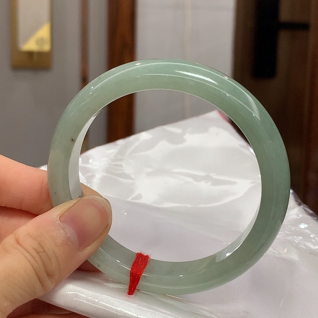 翡翠手镯未镶嵌翡翠手镯未镶嵌57.7圈口