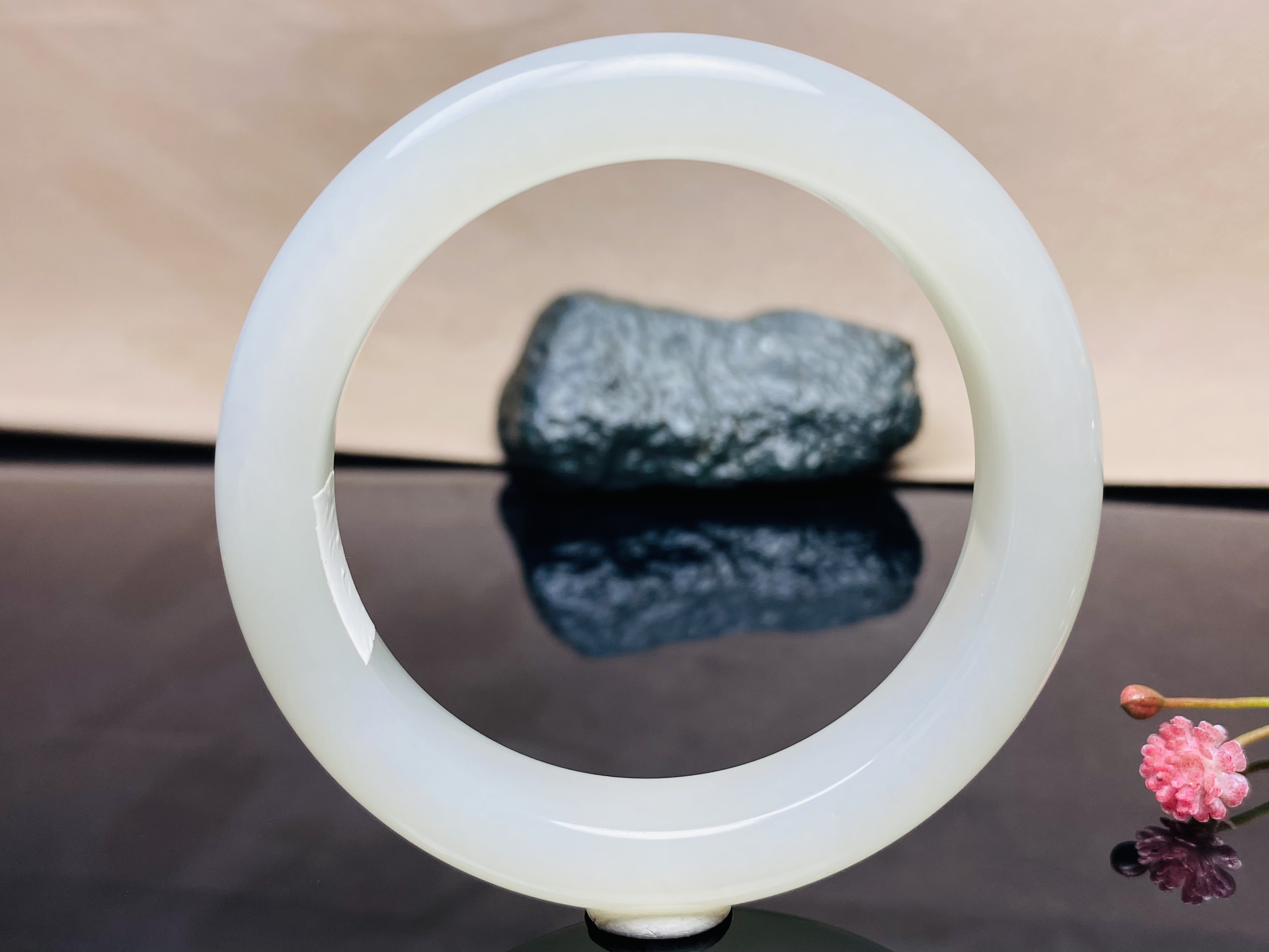 和田白玉手镯泥鳅背款55.5口57.5克重