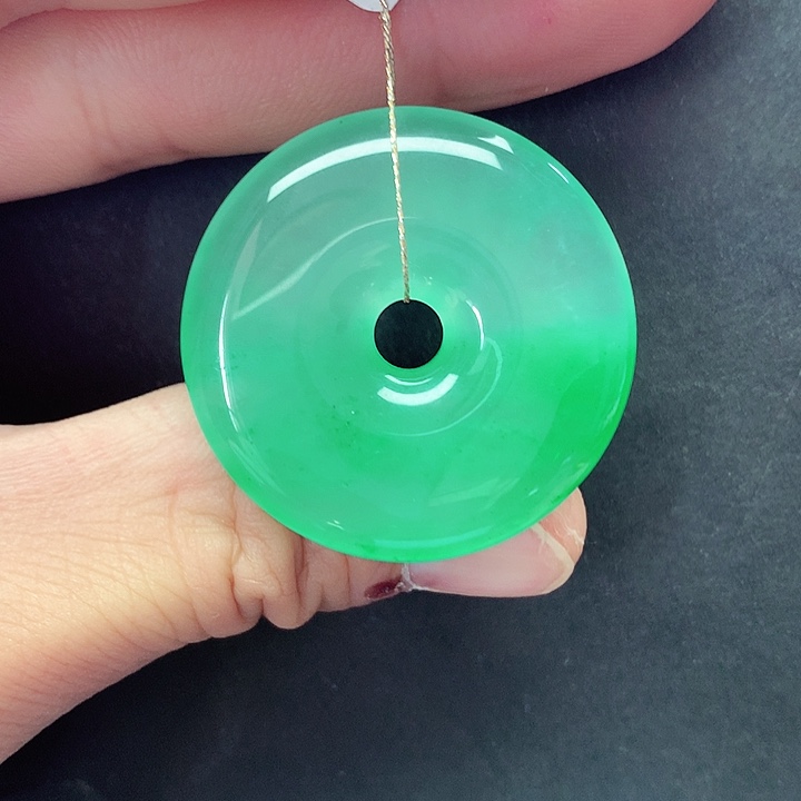 颈饰未镶嵌石英质玉