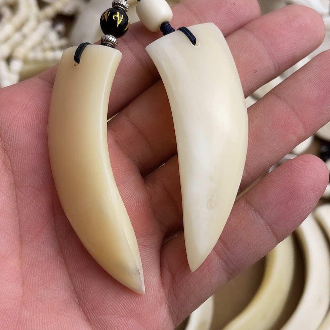 把件猪牙猪牙獠牙手