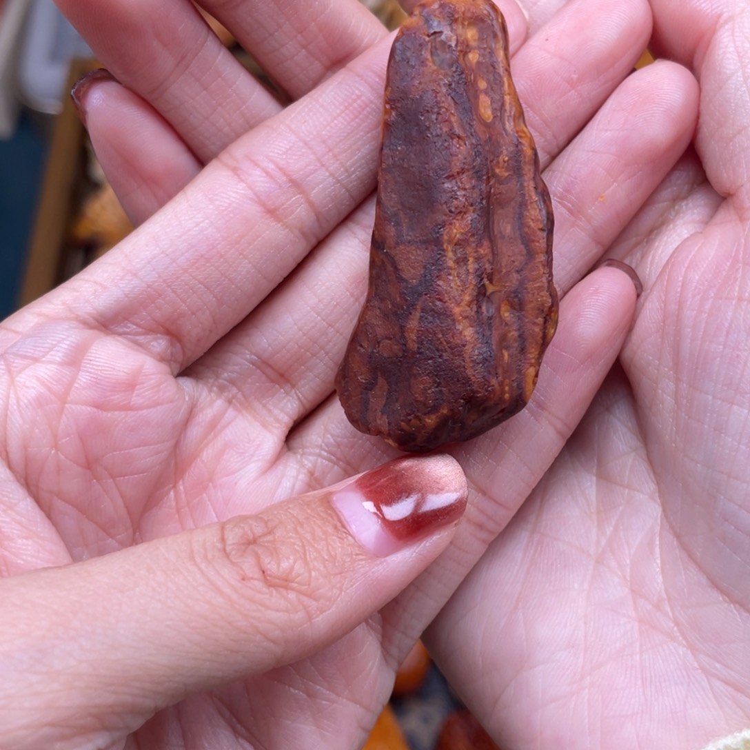 琥珀未镶嵌珠宝奇石