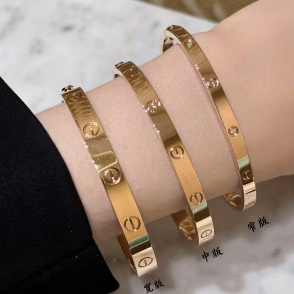 经典LOVE手倬时尚丝巾