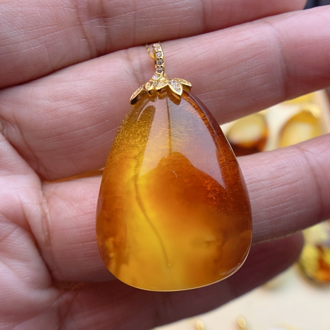 琥珀颈饰银S925镀金镶嵌