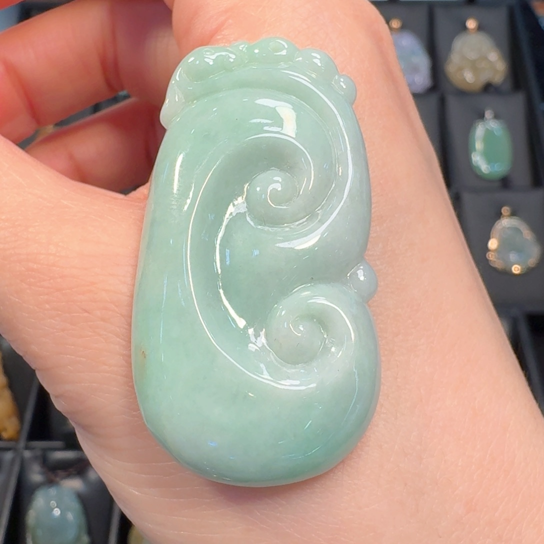 翡翠挂件未镶嵌如意