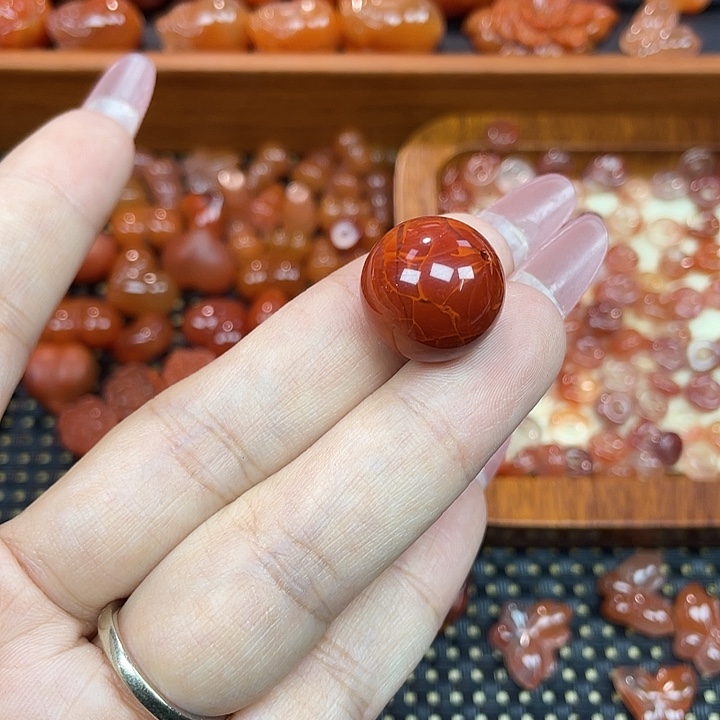 南红玛瑙未镶嵌颈饰火焰纹单珠