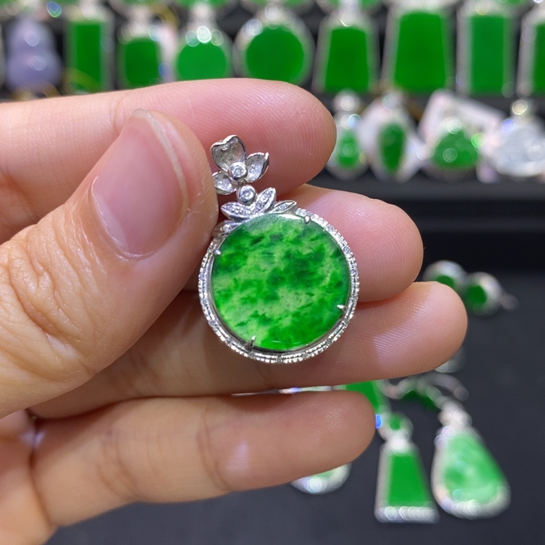 翡翠18K金镶嵌吊坠(不含链)