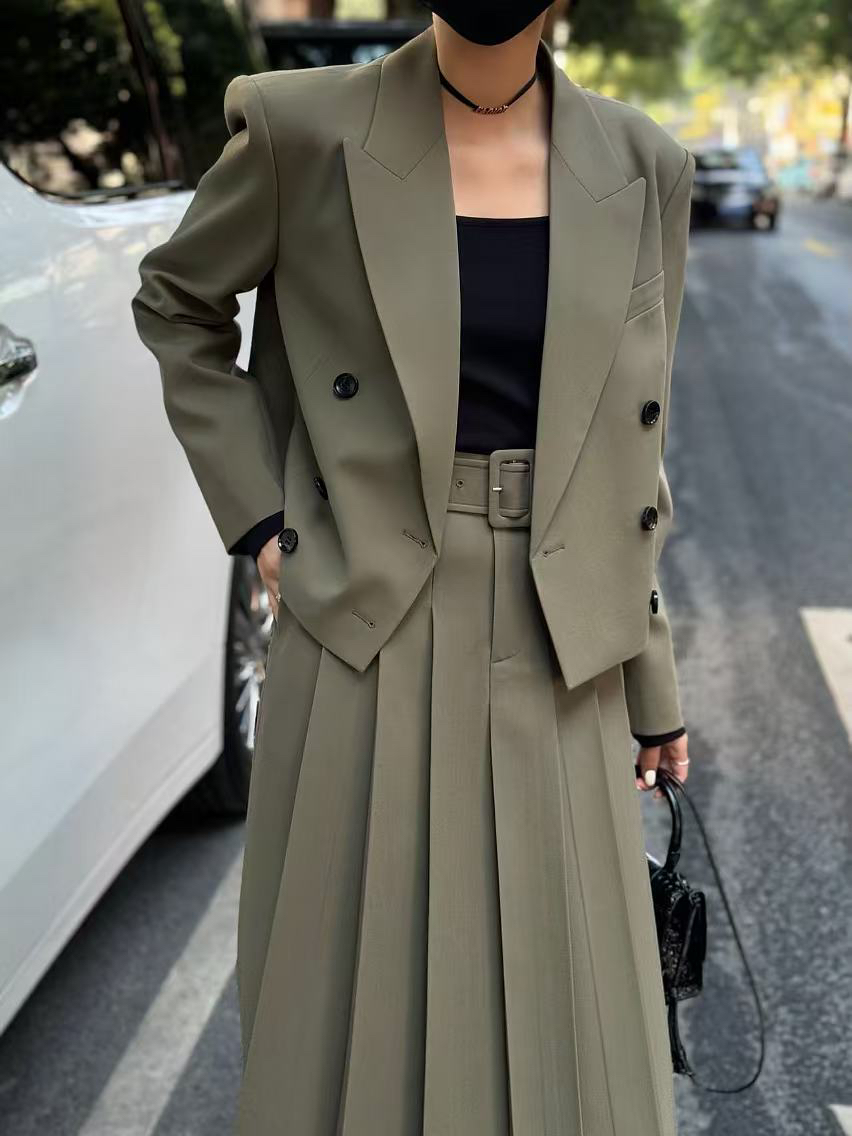 【特价不支持退换】韩款高级感时尚通勤休闲翻领长袖西装短外套女装