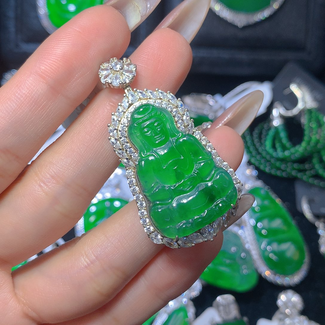 翡翠颈饰银S925镶嵌翡翠