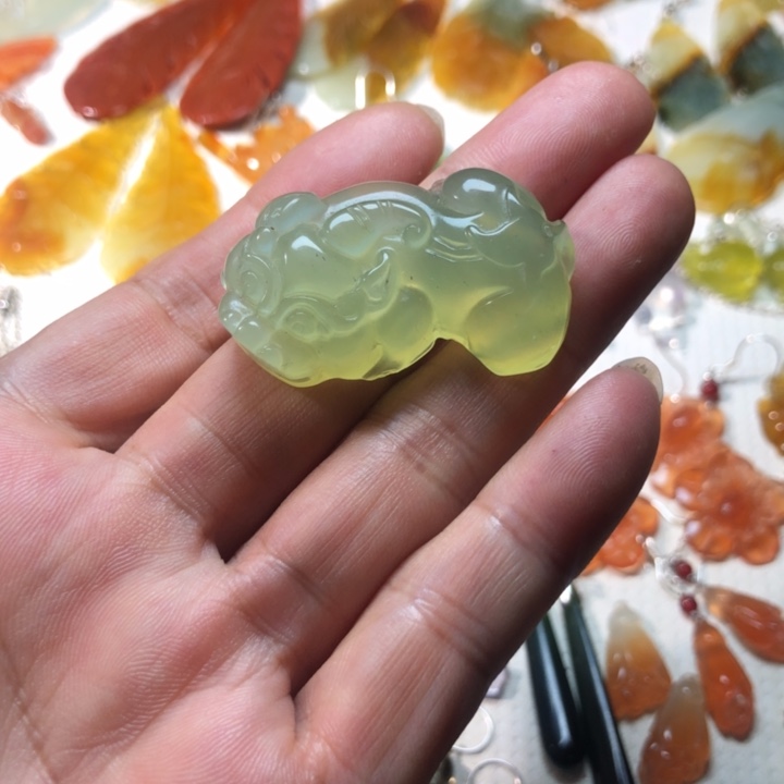 未镶嵌蛇纹石玉耳坠