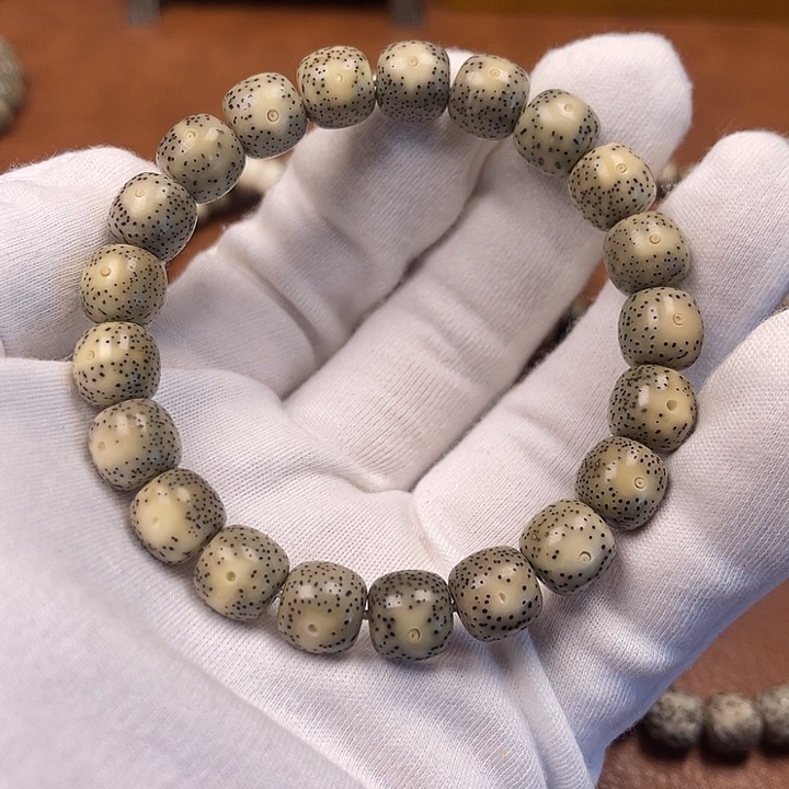 星月菩提吊坠大留白