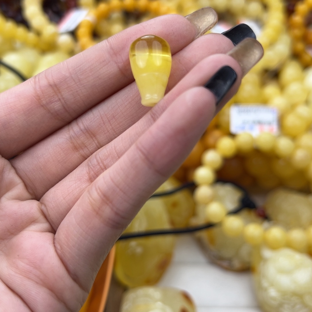 琥珀珠宝奇石未镶嵌