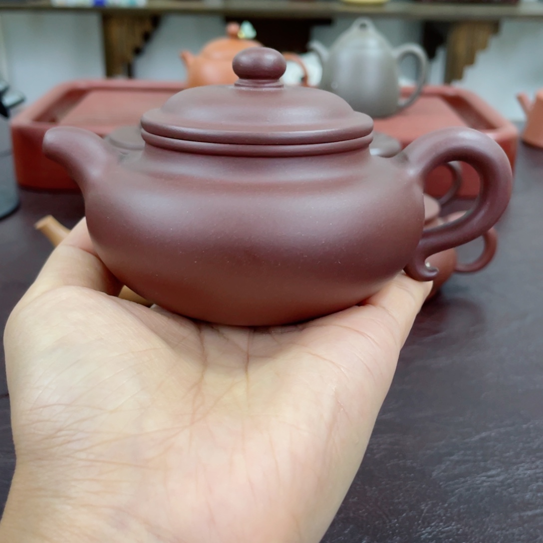 茶壶紫砂仿古。                      