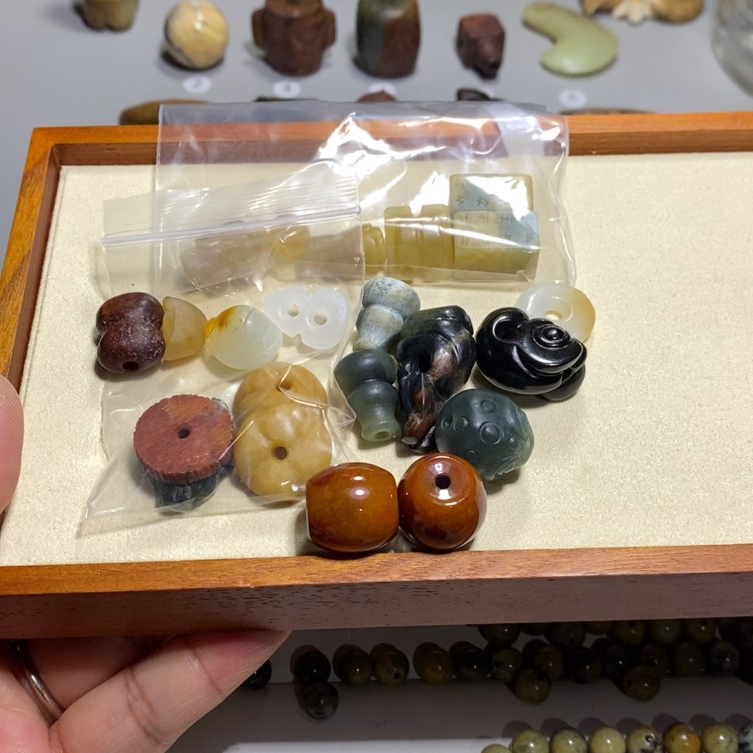 岫岩河磨玉（透闪石质玉）未镶嵌颈饰之****g