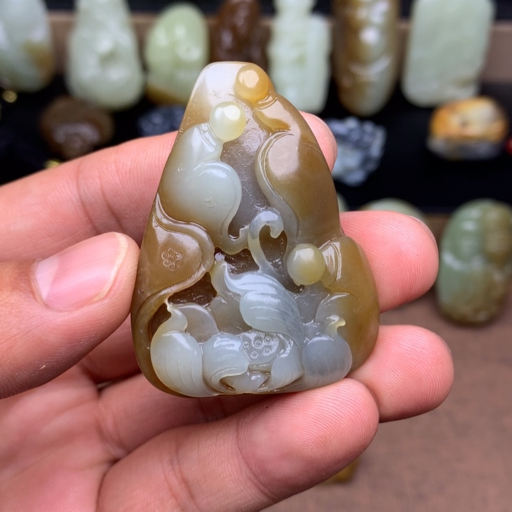 和田玉（糖玉）未镶嵌颈饰