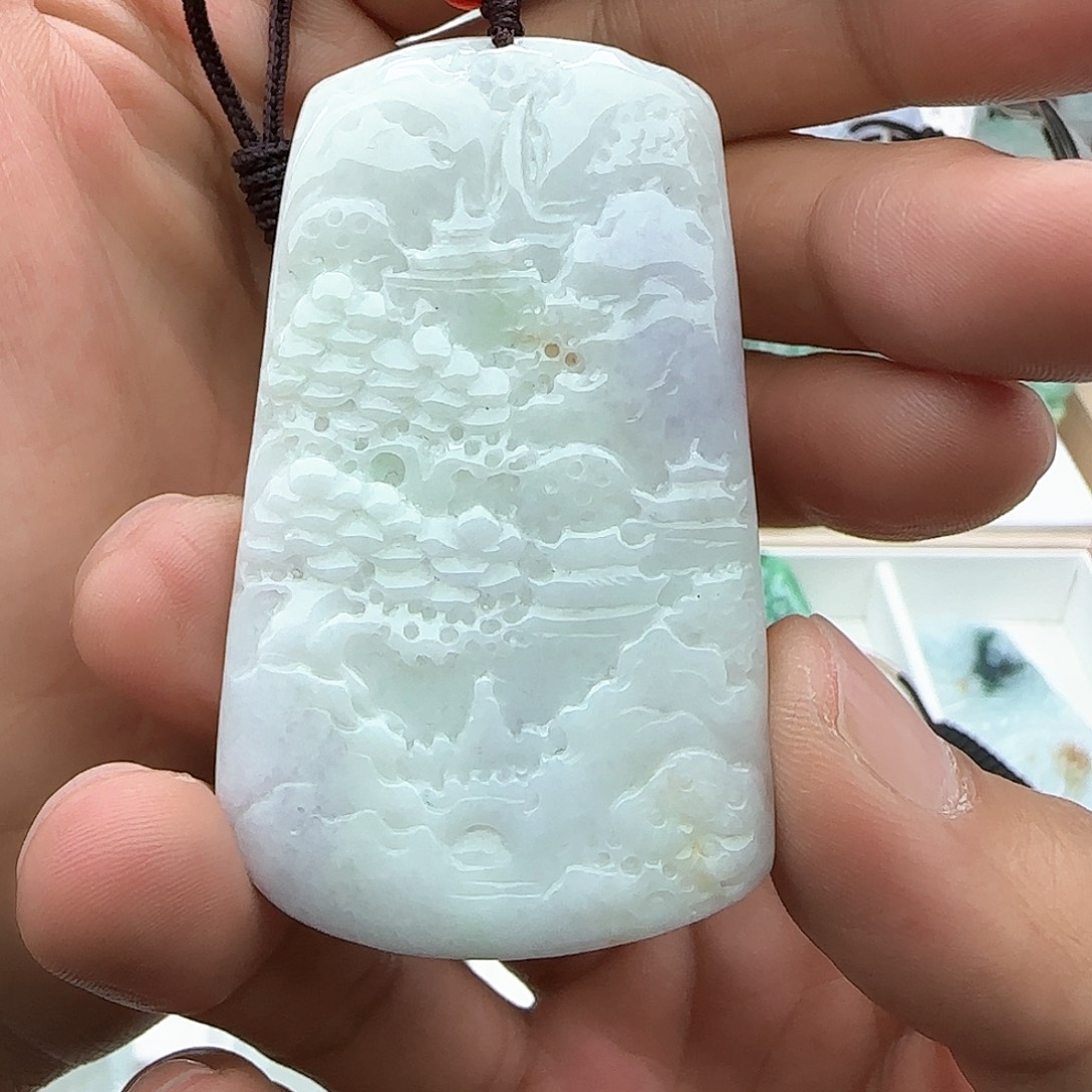 翡翠颈饰未镶嵌翡翠