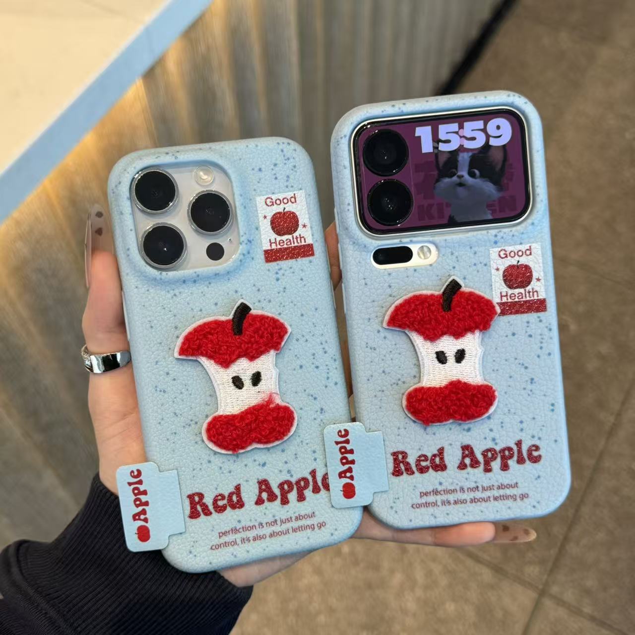 奥菲顿蓝泼墨刺绣苹果核适用苹果16皮纹手机壳小米17vivo华为oppo