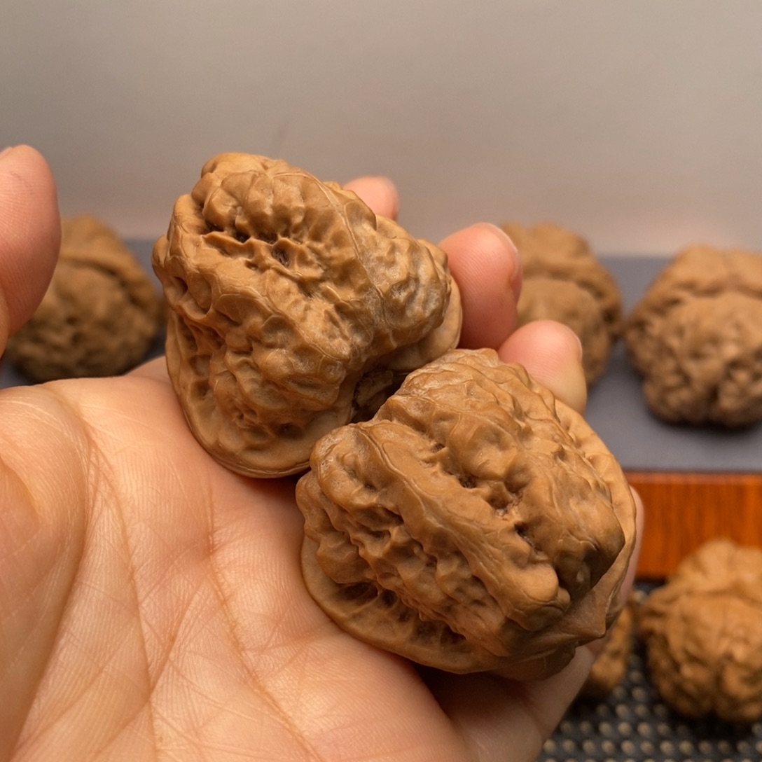 文玩核桃把件全品边38左右