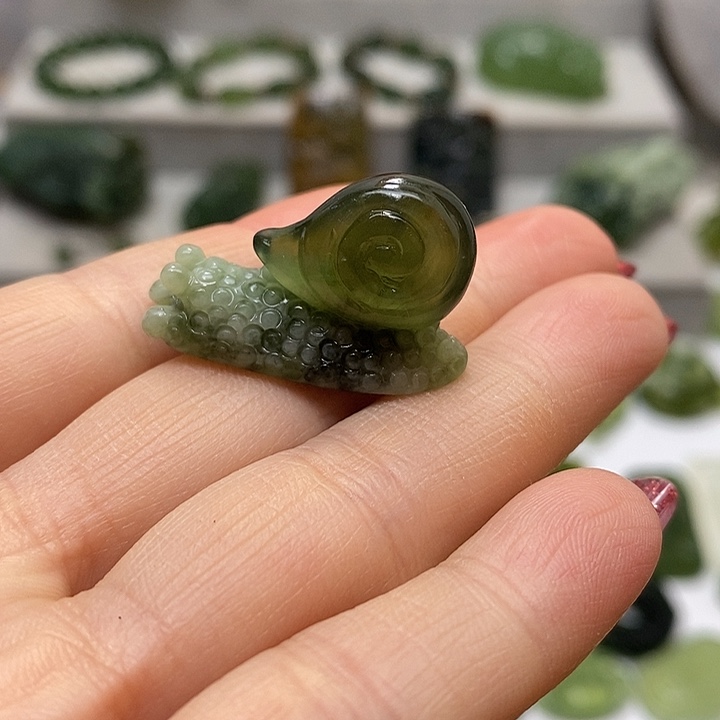 蛇纹石玉挂件未镶嵌